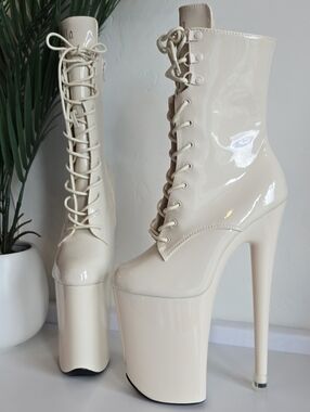 NWOB Hella Heels Lipkit No Angel Boot 9" Heel Patent PVC Vinyl Never Worn